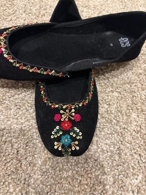 Black Embroidered Floral Slip-On Ballet Flats traditional khussa colour black